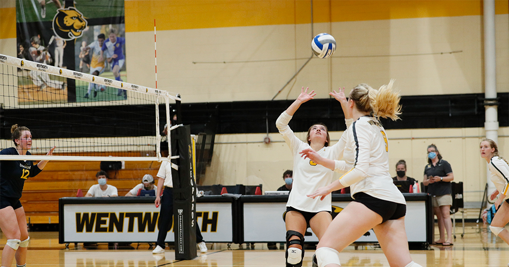 Women's Volleyball Improves to 2-0 in Conference Play With Straight Set Victory Over Curry