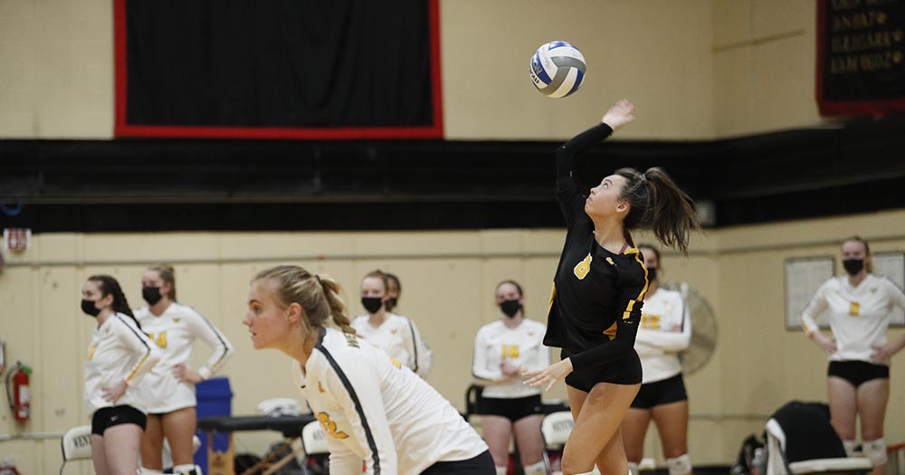 Women’s Volleyball Picks Up Four Set Victory Over Conference Opponent Western New England